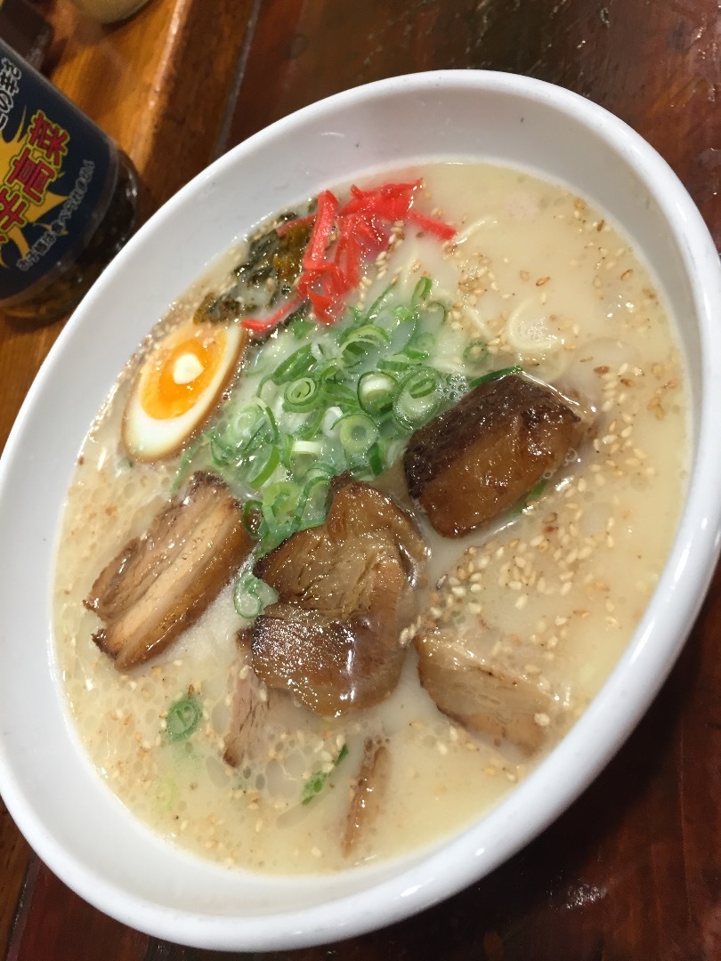 中津 ガレージらーめん らいよはうす 大阪ラーメン 大阪中津マガジン グルメ まち情報